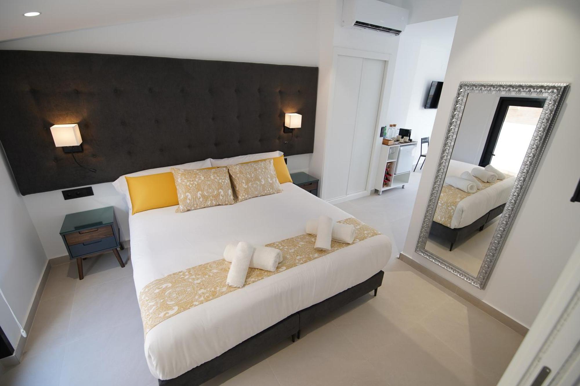 Bet Apartments - Suites Puerto Valencia Luaran gambar