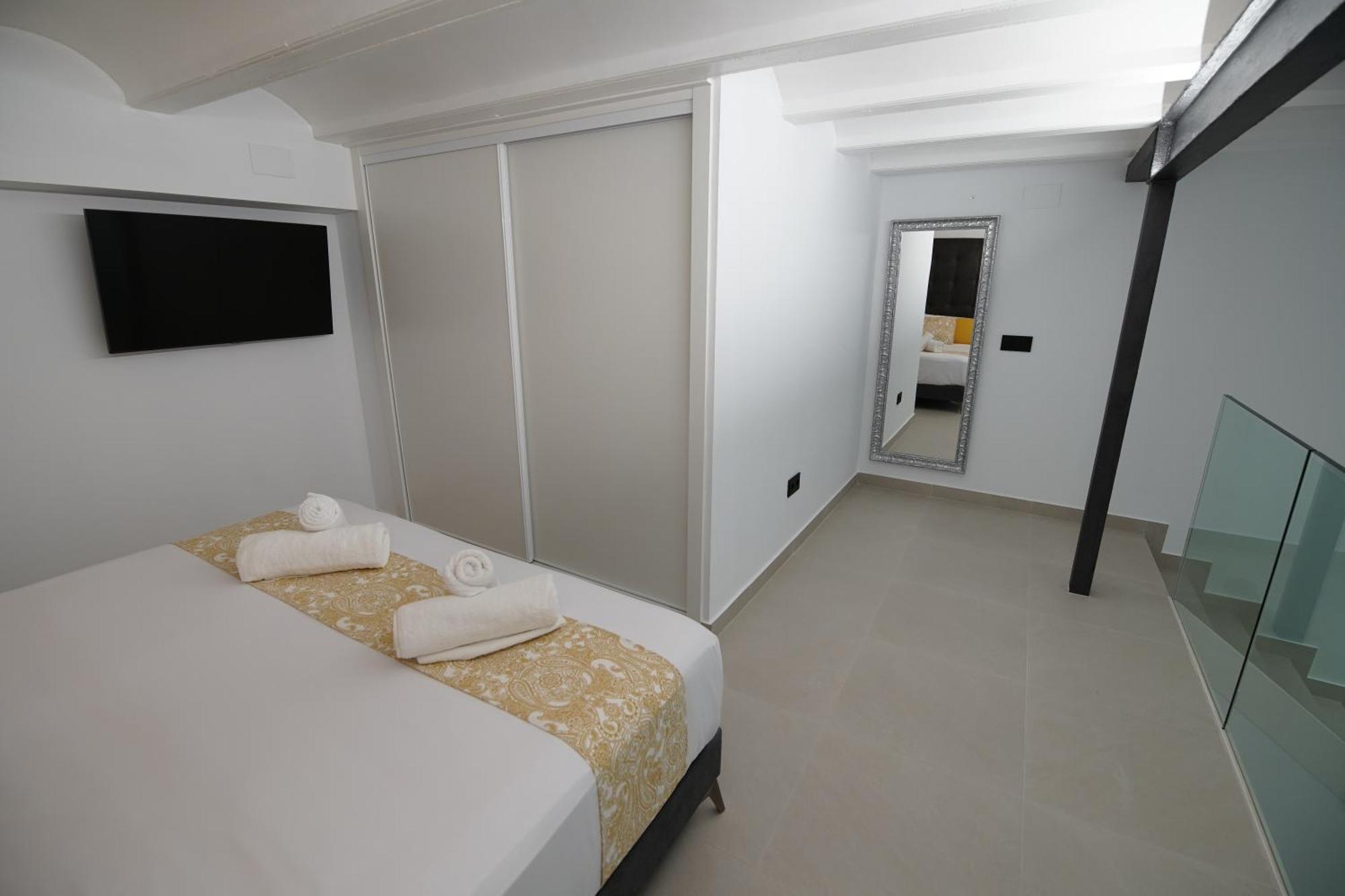 Bet Apartments - Suites Puerto Valencia Luaran gambar